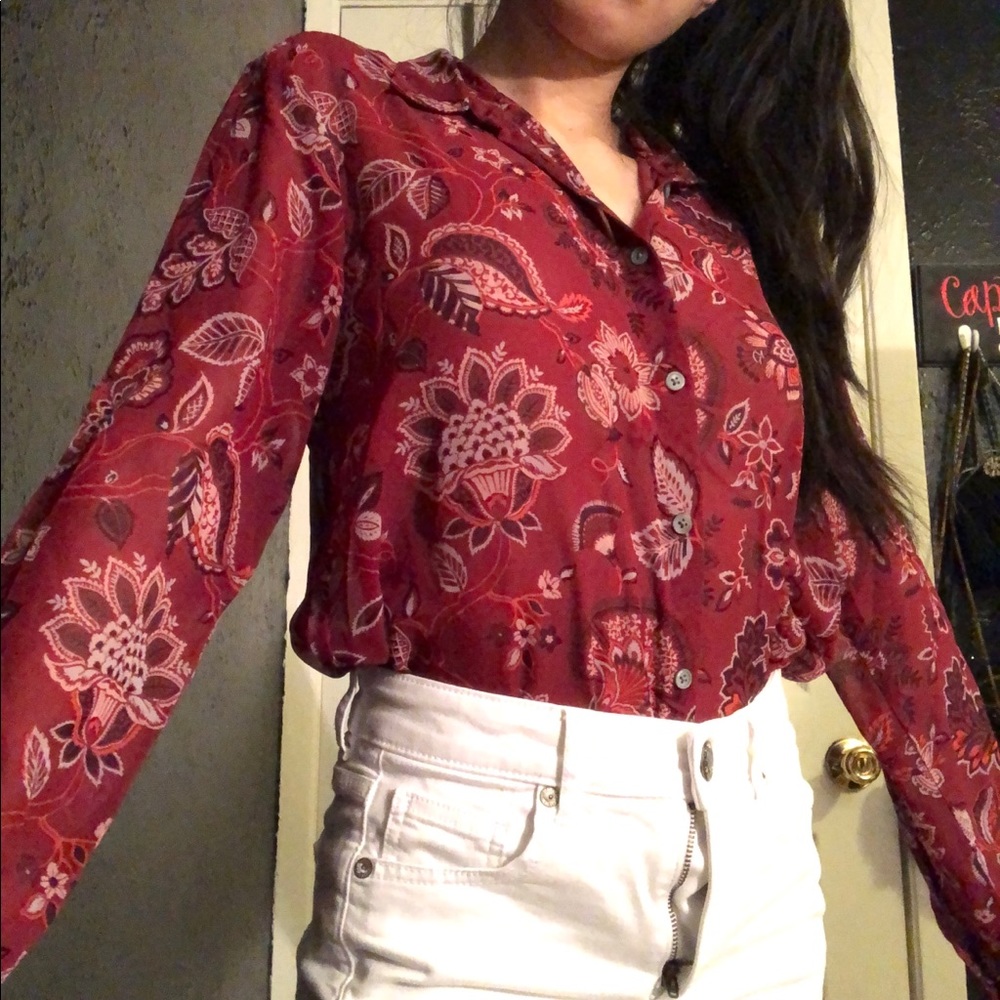 🌻SOLD🌻 LOFT red paisley print blouse